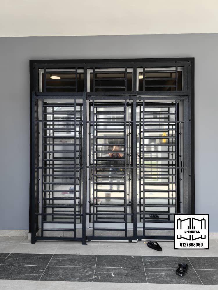 Sliding Door