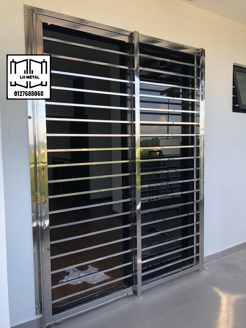 Sliding Door