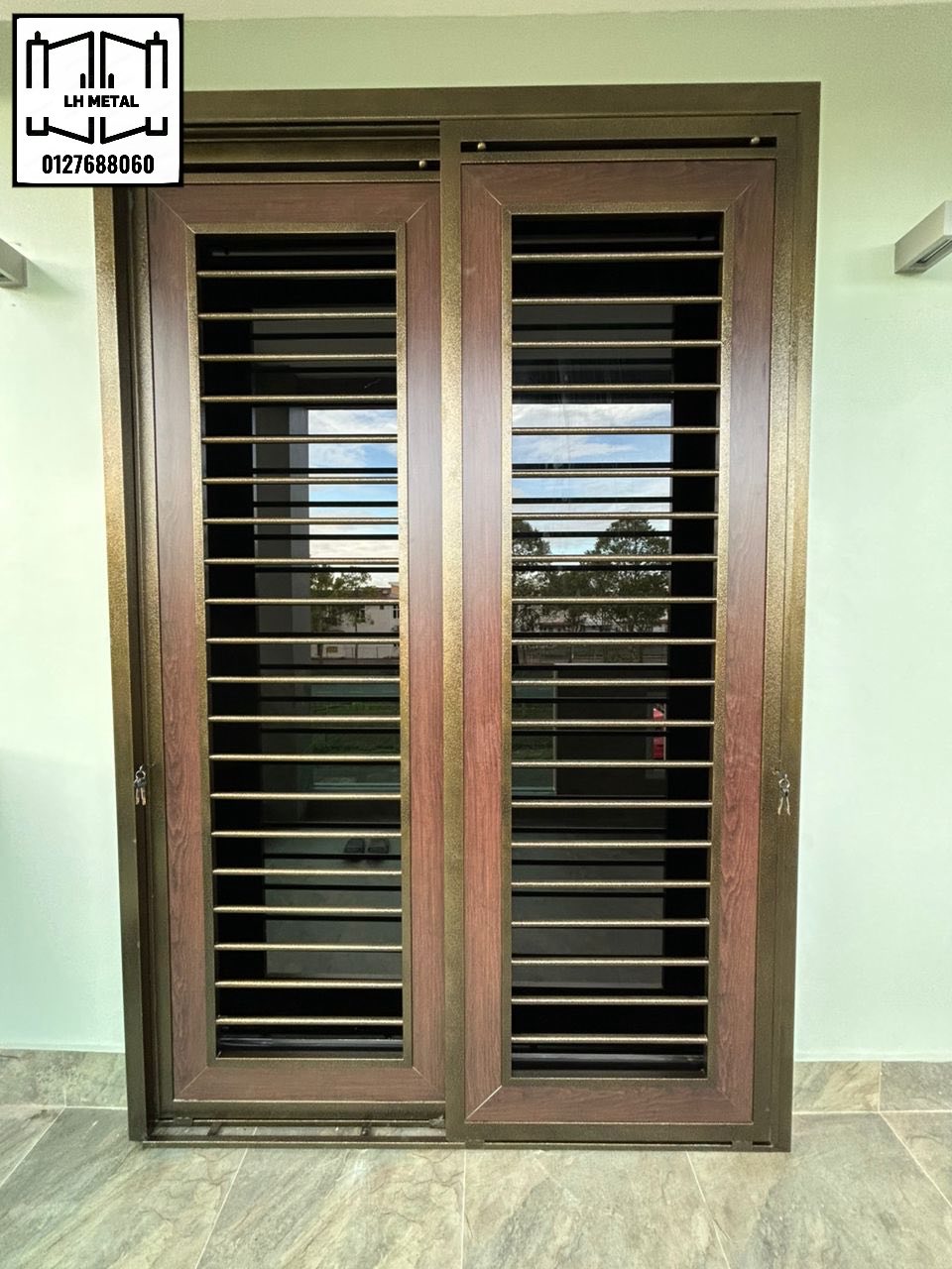 Sliding Door